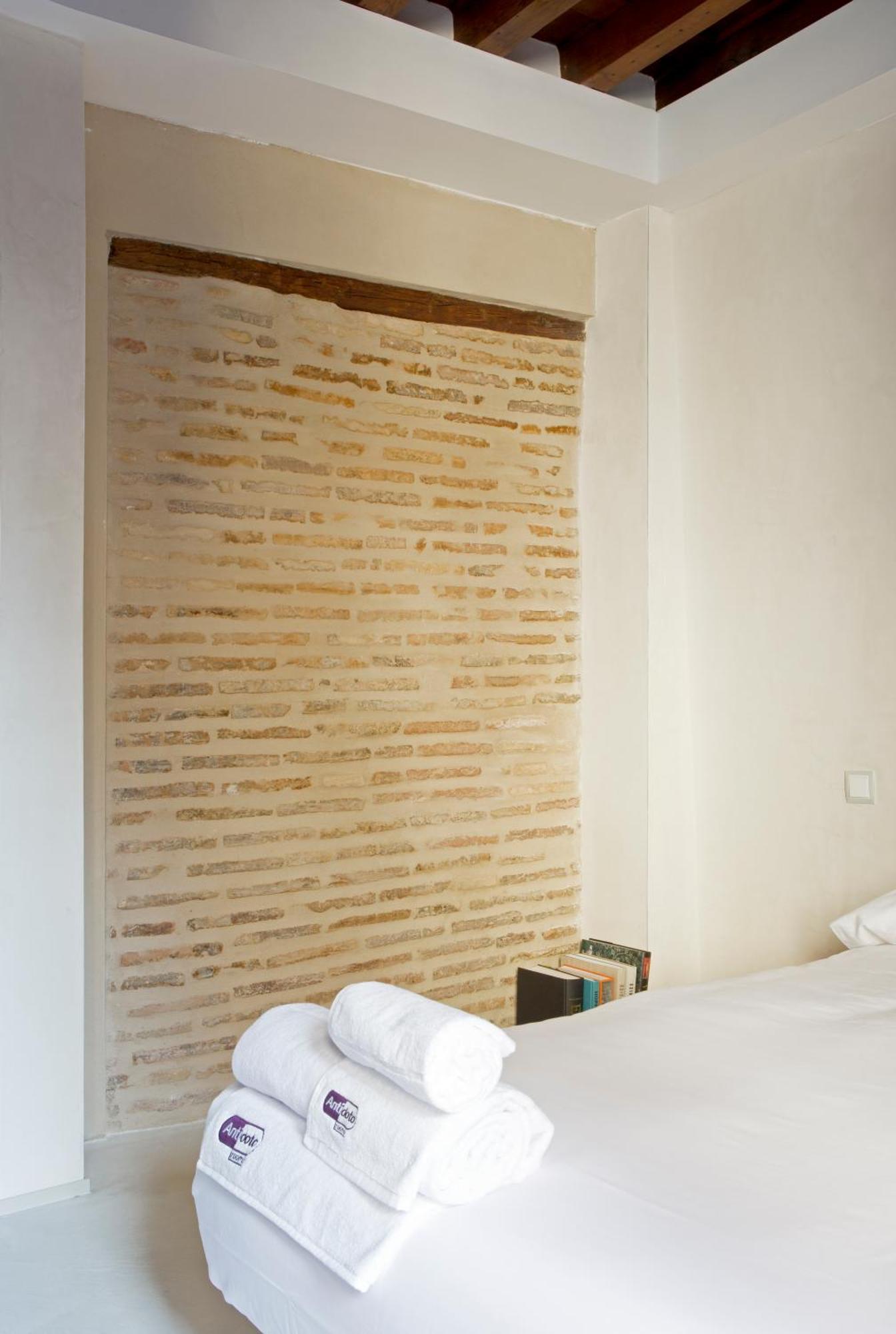 Antidoto Rooms San Agustin - Recomendado Para Adultos Toledo Eksteriør billede