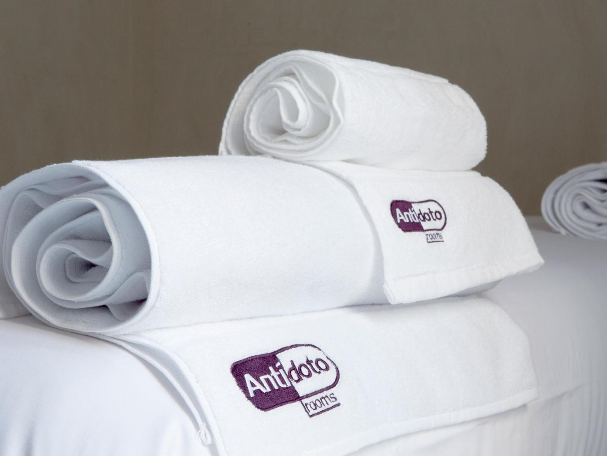 Antidoto Rooms San Agustin - Recomendado Para Adultos Toledo Eksteriør billede