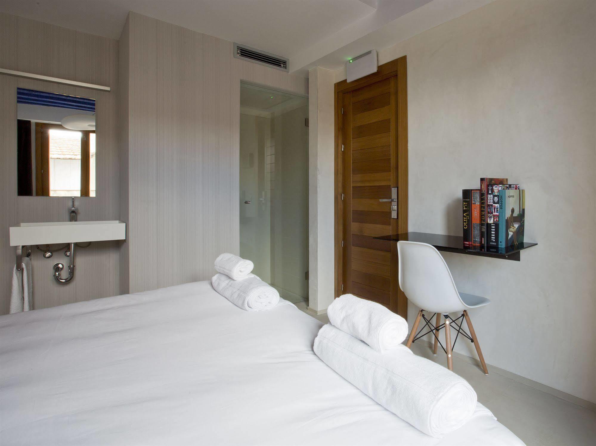 Antidoto Rooms San Agustin - Recomendado Para Adultos Toledo Eksteriør billede